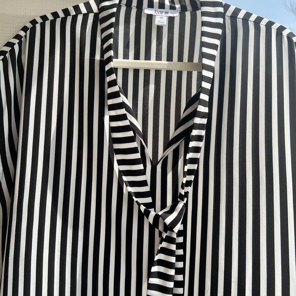 Bar III Striped Black White Front Tie Sleeveless Blouse - Picture 4 of 6